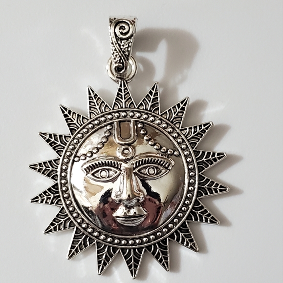 Sun necklace pendant silver with face celestial boho BIG Artsy art New vtg Style - Picture 1 of 7